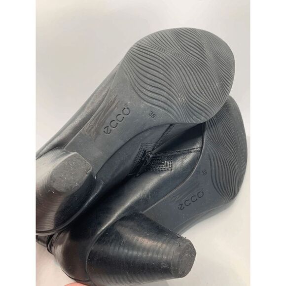 ECCO Black Boot - Picture 4 of 10